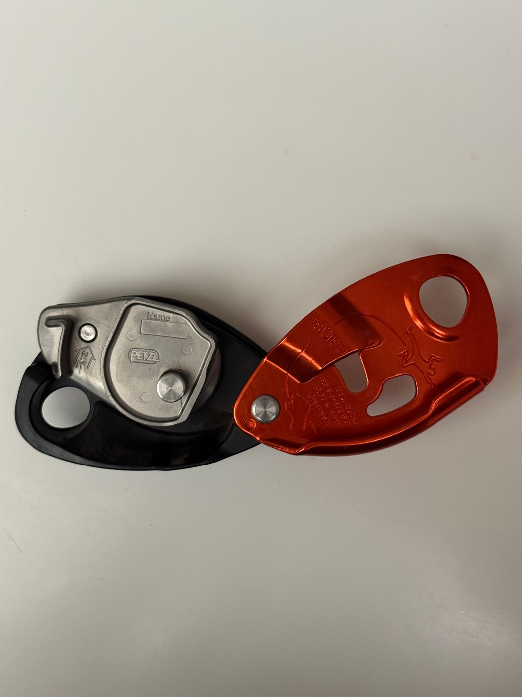 Grigri reference 1: open sideplate, front view